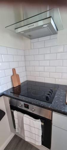 Kitchen, Cosy Bournemouth Bungalow in Redhill