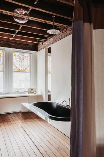 ห้องน้ำ, Huis Hector Mechiels ROOM in ซินต์-นิคลาส