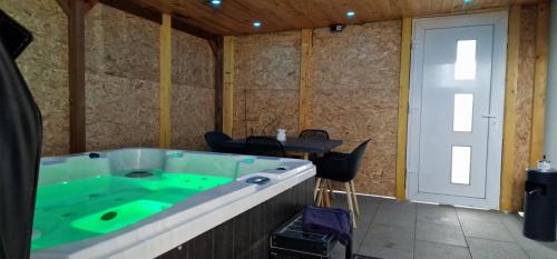 AOG PRESTIGE Private SPA Jacuzzi Sauna Parking, Colmar