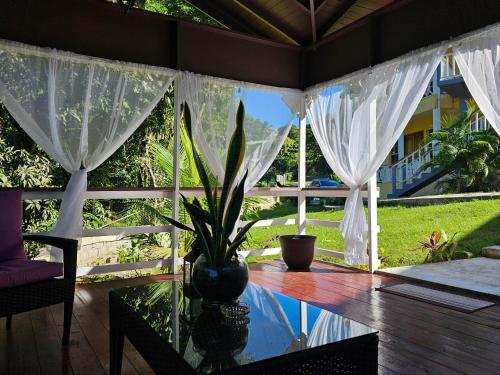 Royal Escape - 2 in Anse La Raye