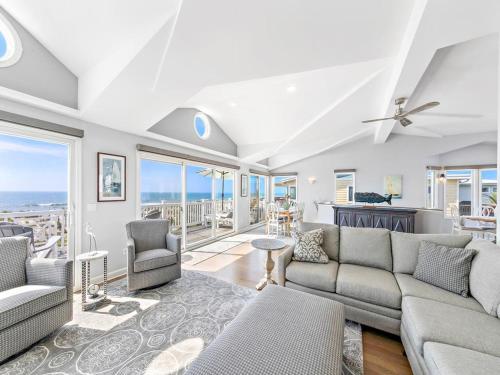 Beautifully Renovated Ocean Front Home In Harvey Cedars in Harvey Cedars, USA