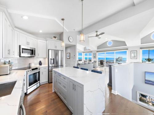 Beautifully Renovated Ocean Front Home In Harvey Cedars in Harvey Cedars, USA