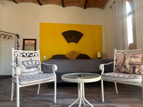 Casa Moka Amarilla in Peñita de Jaltemba, Mexico
