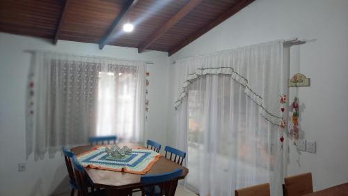 Casa de Temporada Praia do Moçambique (Casa de Temporada Praia do Mocambique) in เซาชูเอา โดริโอเวร์เมลโย