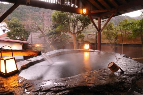 Shirakabe, Izu