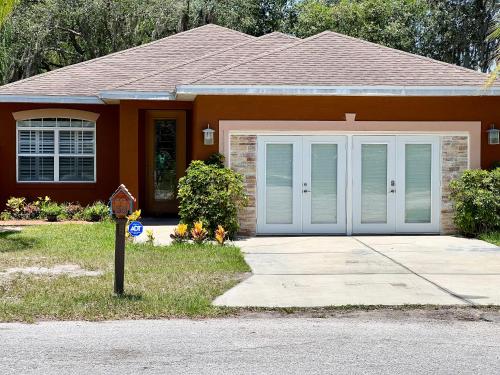 View, The Signature Orange Grove Suite in Auburndale (FL)