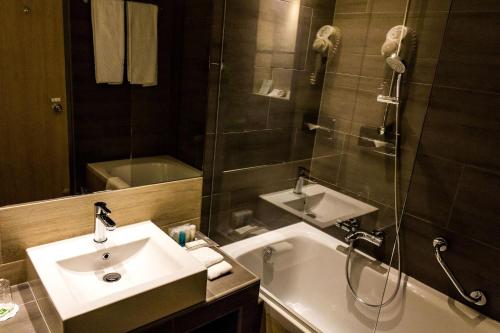 516823258 Holiday Inn Budapest-Budaörs by IHG