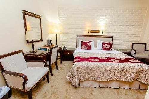 room detail thumbnail 1