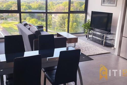 Lovely in Lyneham - 1bd 1bth Apt in Lyneham