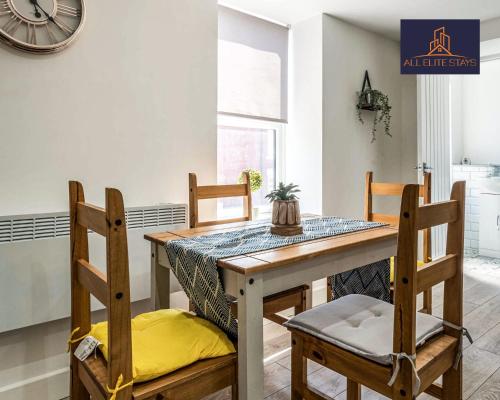 Swan House Apartment 9 - 2 Bed Apartment - Sleeps 6 - Free Parking - Liverpool - close to city centre - By ALL ELITE STAYS, Liverpool (photo 10)