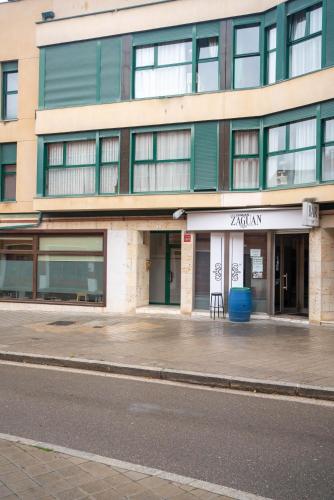 Apartamentos GO - Único Sentido