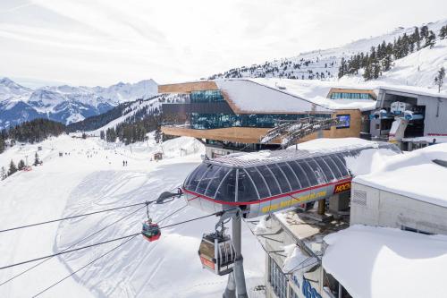 Mountain View - image 12