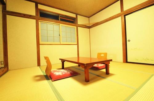Japanese-Style Standard Family Room with Shared Bathroom