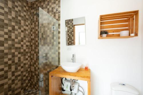 Quadruple Room image 6
