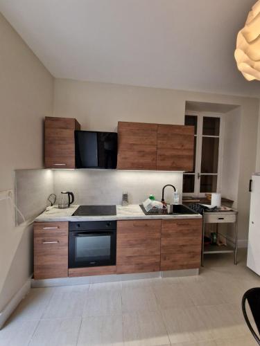 Grande Maison meublee tout equipe Wifi, Tele, Billard - Demeure de 196 m2 a Tain l'hermitage - 5 Cha in Tain-l'Hermitage