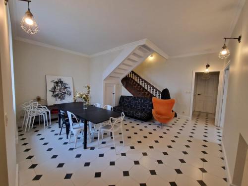 Grande Maison meublée tout équipé Wifi, Télé, Billard - Demeure de 196 m2 à Tain l'hermitage - 5 Chambres - 17 Couchages - Location saisonnière - Tournon-sur-Rhône