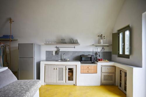 Cocina, Sunlight Cave Agrilia in Thirasia