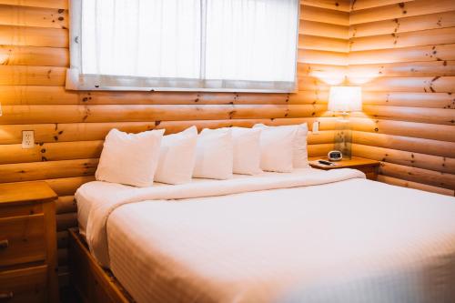 Water Lily Cabin by Amish Country Lodging Water Lily Cabin by Amish Country Lodging