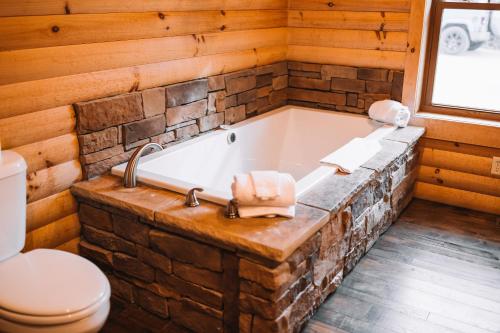 Water Lily Cabin by Amish Country Lodging Water Lily Cabin by Amish Country Lodging