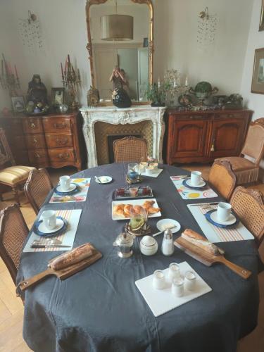 Food and beverages, CLOCHI-CLOCHA in Montbrison