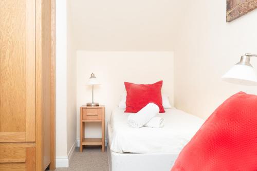 Bath Breaks Apartments - main image