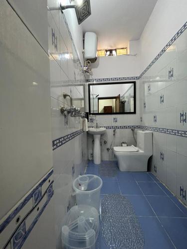Double Room with Extra Bed image 4