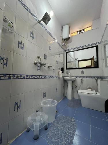 Double Room with Extra Bed image 3