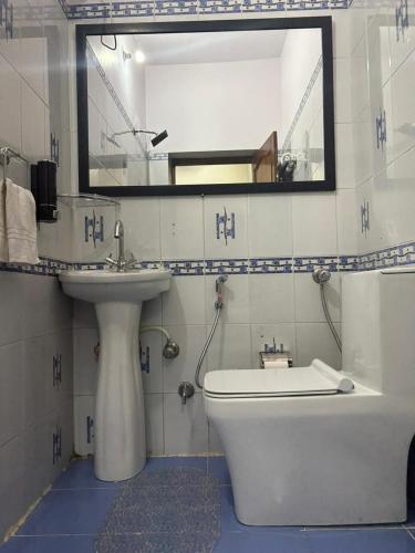 Double Room with Extra Bed image 2