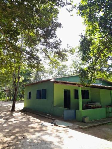 Rancho às margens do Rio São Francisco (Rancho as margens do Rio Sao Francisco) in Tres Marias