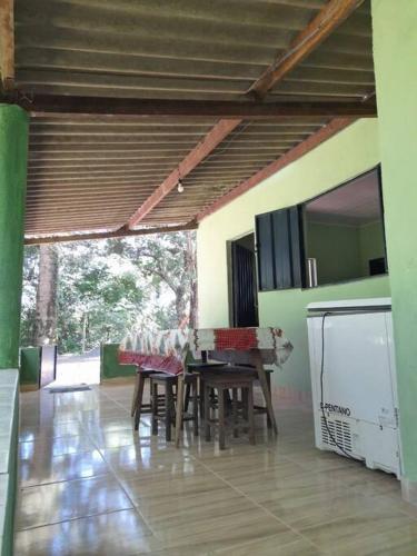 Rancho às margens do Rio São Francisco (Rancho as margens do Rio Sao Francisco) in Tres Marias