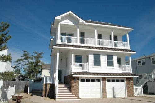 5 Bedroom Ocean Side! in Brant Beach, USA