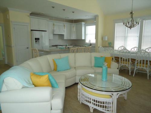 5 Bedroom Ocean Side! in Brant Beach, USA