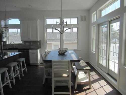 Oceanblock New Construction, 6 Houses From Beach in Brant Beach, USA