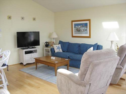 Immaculate Raised Ranch Style Home Located On The Bayside In Surf City in Surf City, USA