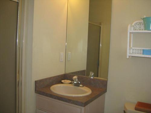 Immaculate Raised Ranch Style Home Located On The Bayside In Surf City in Surf City, USA