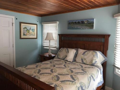 Ocean Front Duplex In Barnegat Light! in Barnegat Light, USA