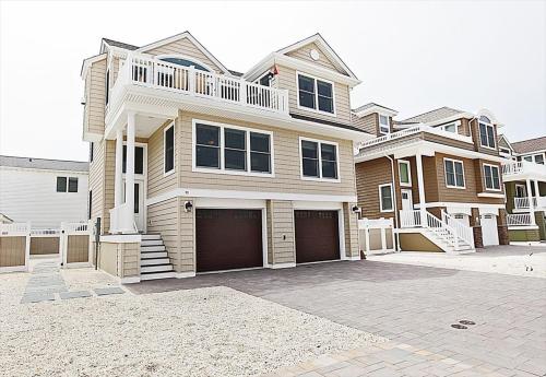 Awesome Home In Peahala Park With 4 Bedrooms, Internet And Wifi in Brant Beach, USA