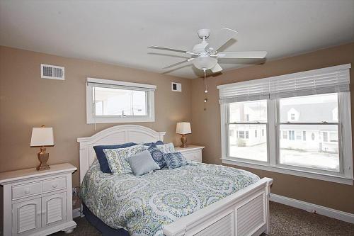 Awesome Home In Peahala Park With 4 Bedrooms, Internet And Wifi in Brant Beach, USA