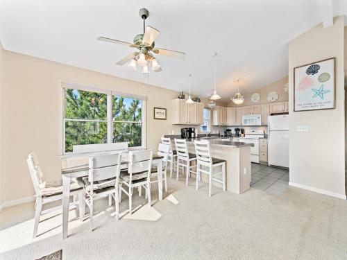 Ocean Block Single Family In Barnegat Light With Views Of Old Barney in Waretown, USA