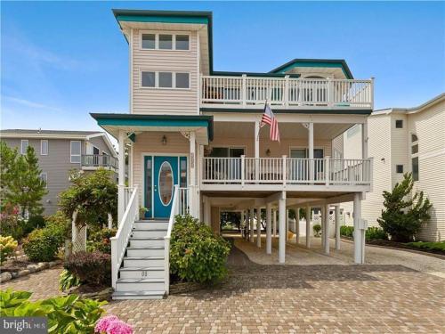 Tatarowicz in Beach Haven Crest, USA