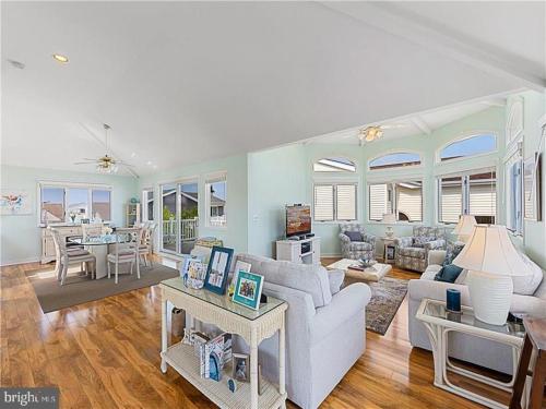 Tatarowicz in Beach Haven Crest, USA