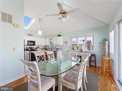 Tatarowicz in Beach Haven Crest, USA