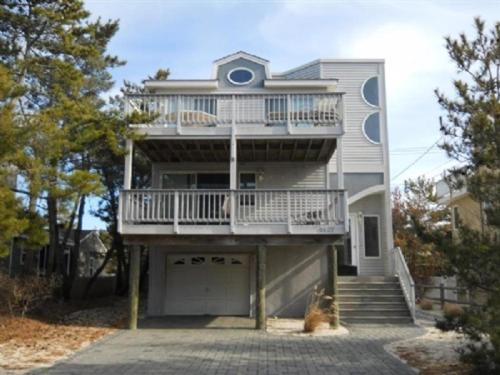 1564 Novak in Harvey Cedars, USA