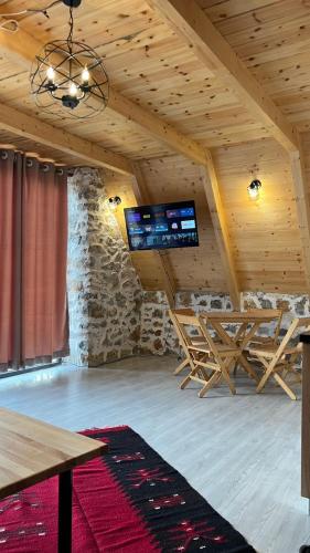 Windmill Shkodra Gesthouse Camping & Grill - image 14