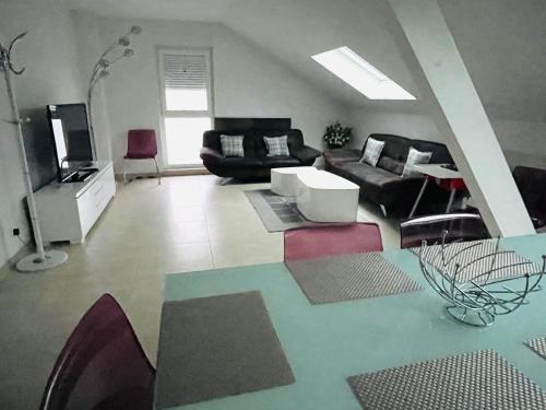 Appartement Bes,, Attique neuf avec confort - Location saisonnière - Wittenheim