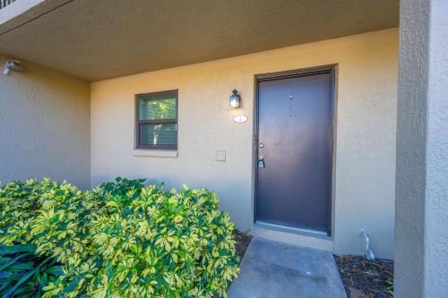 Ocean Escape Cozy Condo with Pool & Free Parking in Indian Harbour Beach, USA