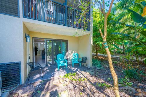 Ocean Escape Cozy Condo with Pool & Free Parking in Indian Harbour Beach, USA