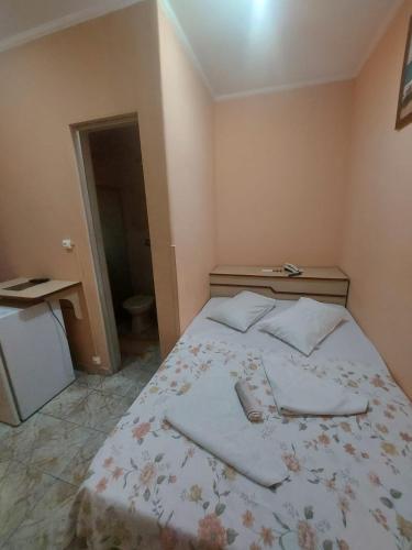 Double or Twin Room image 2