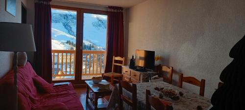 2 pieces vue degagee a Saint-Francois-Longchamp in Montgellafrey