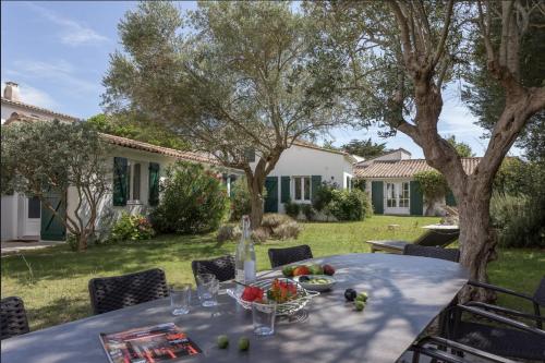 Beautiful villa 4BR with jacuzzi near the beach - Location, gîte - La Couarde-sur-Mer